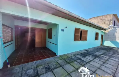 Casa ampla com vista para o mar no centro da praia de cidreira/rs