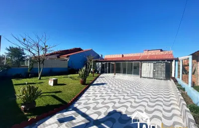 Casa ampla - apta ao financiamento bancário - com vista para o mar na praia de cidreira/rs