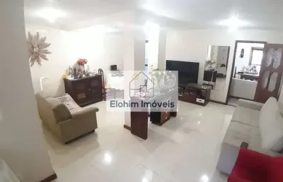 Casa com 3 quartos à venda na Rua Doutor Bueno, Centro, Macaé