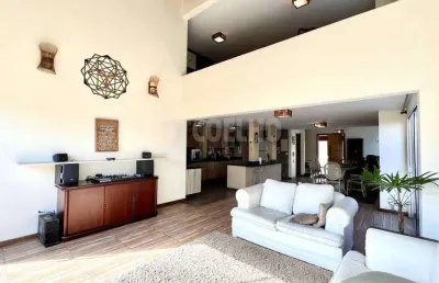 Triplex 302m² à venda 5 quartos, lareira, churrasqueira, 4 vagas de garagem no condomínio recanto das andorinhas bairro braga são josé dos pinhais