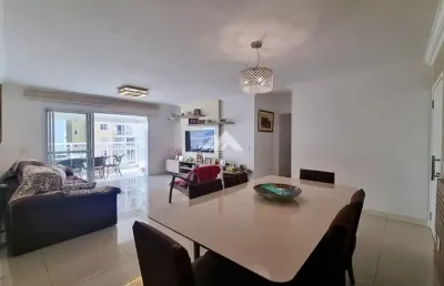 Apartamento mobiliado ensolarado com 3 suítes em condomínio clube à venda