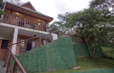 Casa com 2 quartos para alugar na Rua Capitão Luiz Jacinto da Silva, km 12, Pinhalzinho, Santo Antônio do Pinhal