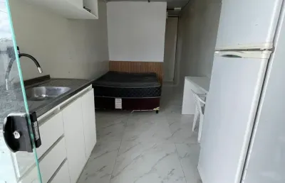 Kitnet mobiliada para locação anual no bairro morretes