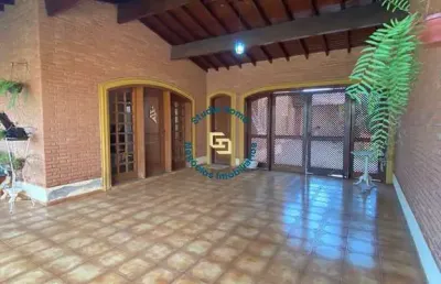 Casa com 3 quartos à venda no Centro, Araras 