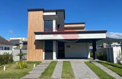 Casa no condomínio caledônia private village de camboriú