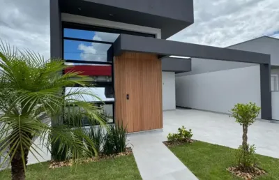Linda e novinha casa sozinha num lote de 200m2, em forquilhas!!