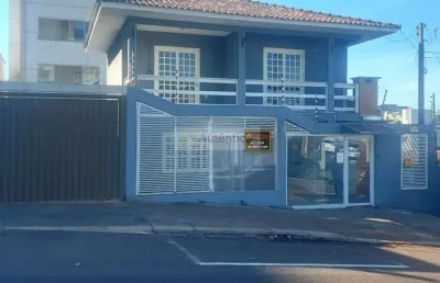 Sobrado para locação em cascavel, centro, 3 dormitórios, 1 suíte, 3 banheiros