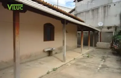Casa com 3 quartos à venda na dom aristides porto, --, parque xangri-lá, contagem por r$ 580.000