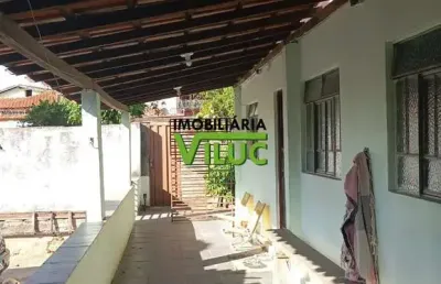 Casa com 5 quartos à venda na rua paraopeba, --, parque turistas, contagem por r$ 890.000
