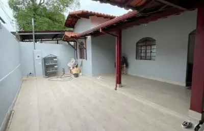 Casa com 4 quartos à venda na vista chinesa, --, tijuca, contagem por r$ 640.000