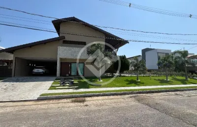Casa em condominio de alto padrao com 900 m2 de área total