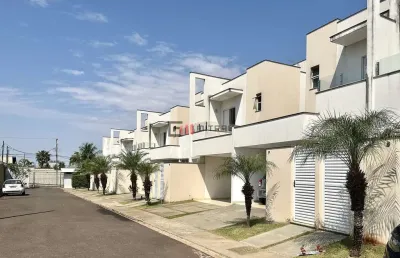 Casa  em condomínio à venda,  com três dormitórios ( 1 suíte), varanda gourmet com vista para o pôr