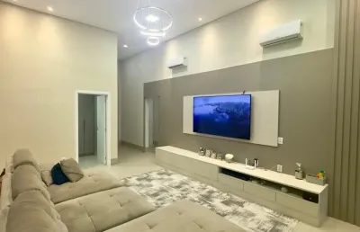 Linda casa térrea no condomínio de alto padrão florais da mata porteira fechada