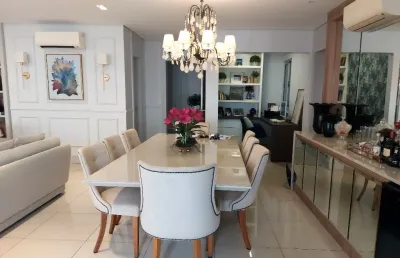Lindo apartamento no edifício premiato com 194 metros privativos  3 suites e 3 vagas