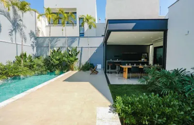 Casa com 4 quartos à venda na Rua Affonso Hernandes Bittencourt, 848, Jardim Cidade Monções, Maringá