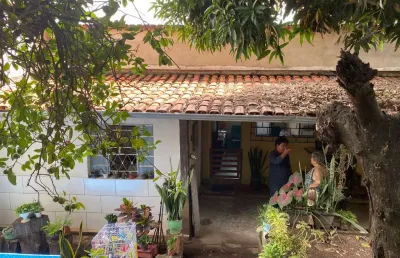 Casa com 2 quartos à venda na Rua Walfrido de Gramont, Califórnia, Belo Horizonte