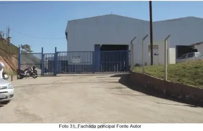 Vende-se  galpões e terrenos de   empresa do setor mecânico