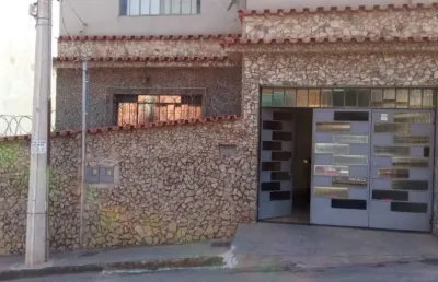Casa com 3 quartos à venda na Praça Pimentel Duarte, Cachoeira, Conselheiro Lafaiete