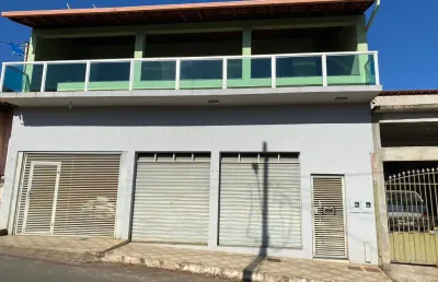 Vende-se casa de 3 pavimentos, no bairro belvedere,  em ouro branco.