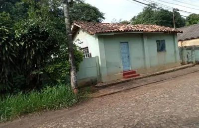 Vende-se imóvel residencial com um ponto comercial do lado