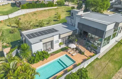 Casa no condomínio condomínio campo de toscana para venda com 3 quartos, sendo 3 suítes, 382m²