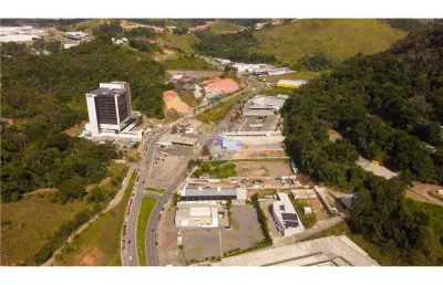 Grande oportunidade em condomínio fechado de alto padrão no savaterra!