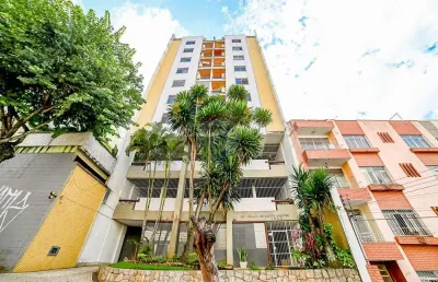 Cobertura exclusiva com vista livre, piscina e churrasqueira no centro de juiz de fora
