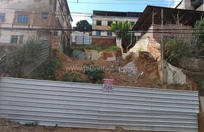 Terreno à venda na Rua Benjamim Megiolaro, 179, Nossa Senhora Aparecida, Juiz de Fora