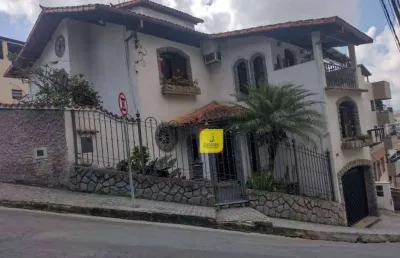 Casa tríplex com 3 dormitórios à venda, 224 m² por r$ 900.000 - bairu - juiz de fora/mg