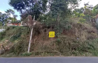 Terreno em aclive, de 600m², na parte central do bairro bandeirantes., com escritura e registro.