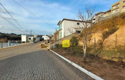 Terreno com 403m² no condomínio via do sol, na cidade alta