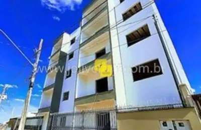 Excelente cobertura triplex de altíssimo padrão, com 340m² e 2 vagas de garagem, no bairro aeroporto.