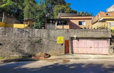Imóvel com 3 casas, sendo duas de 2 quartos, e uma kitnet - no são pedro.