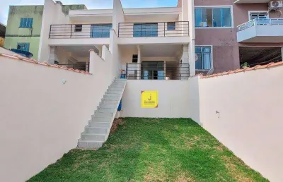 Linda casa de 2 quartos com suíte, área gourmet, quintal e garagem