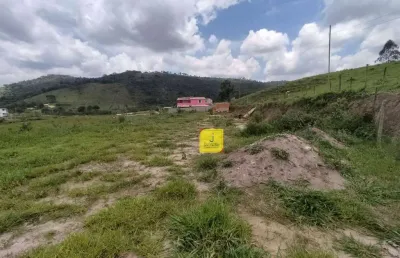 Granja toda plana, com 1.000 m², nos cordeiros (estrada da lagoa), à 5 minutos de carro do expominas (km 790 da br-040).