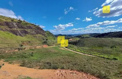 Terreno com 2778 m², (plano), de esquina e com frente para duas ruas - no condomínio residencial colinas do sol - bairro são pedro - juiz de fora-mg.