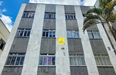 Apto com 3 quartos, vaga de estacionamento e portaria 24h no paineiras