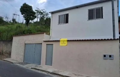 3 casas à venda, duas de 2 quartos e outra de 1 - (210 m² de área construída) - tudo por r$ 180.000 - jóquei clube - juiz de fora/mg.