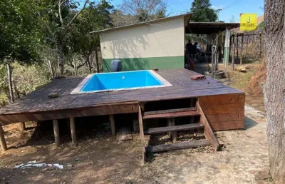 Baixou de preço - antes: 325 mil - hoje, apenas 250. - bela chácara com casa de 2 quartos, e terreno com 7.000 m² - triquedas - coronel pacheco/mg.