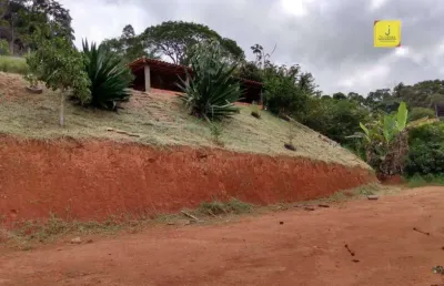 Granja em dias tavares com 4.000m² de terreno, e construção simples.