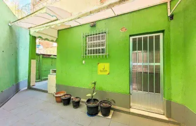 Casa estilo sobrado de fundos, terreo manoel honorio