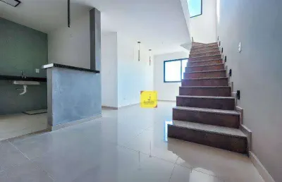 Linda cobertura de 2 quartos com suíte, garagem e elevador no recanto da mata