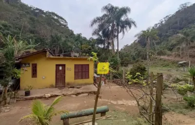Baixou de preço, agora 350 mil - sítio c/ 9,4 hectares em monte verde, c/ 2 casas simples, 2 açudes, riacho, energia cemig, muita água, e mata virgem.