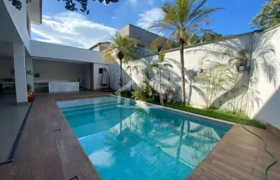 Casa alto padrão com área gourmet,piscina e vista definitiva...