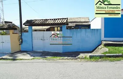 Casa com 2 quartos à venda na rua cinquenta e cinco, guaratiba (ponta negra), maricá, 110 m2 por r$ 380.000