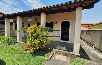 Casa com 2 quartos à venda na rua rubem costa leite, cordeirinho (ponta negra), maricá, 117 m2 por r$ 550.000
