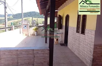 Casa em condomínio fechado com 3 quartos à venda na rua carangola, ponta negra, maricá, 102 m2 por r$ 400.000