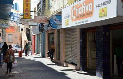 Kitnet com 1 dormitório para alugar, 40 m² por r$ 630,00/mês - centro - vitória da conquista/ba