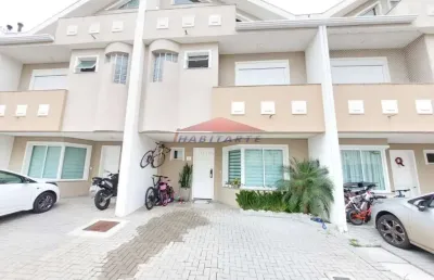 Lindo sobrado triplex localizado no bairro jardim das américas-curitiba-pr