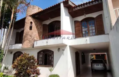 Imperdível oportunidade: casa à venda em curitiba-pr, no bairro xaxim, com 5 quartos, 1 suíte, 2 salas, 3 banheiros, 3 vagas de garagem e 270m².